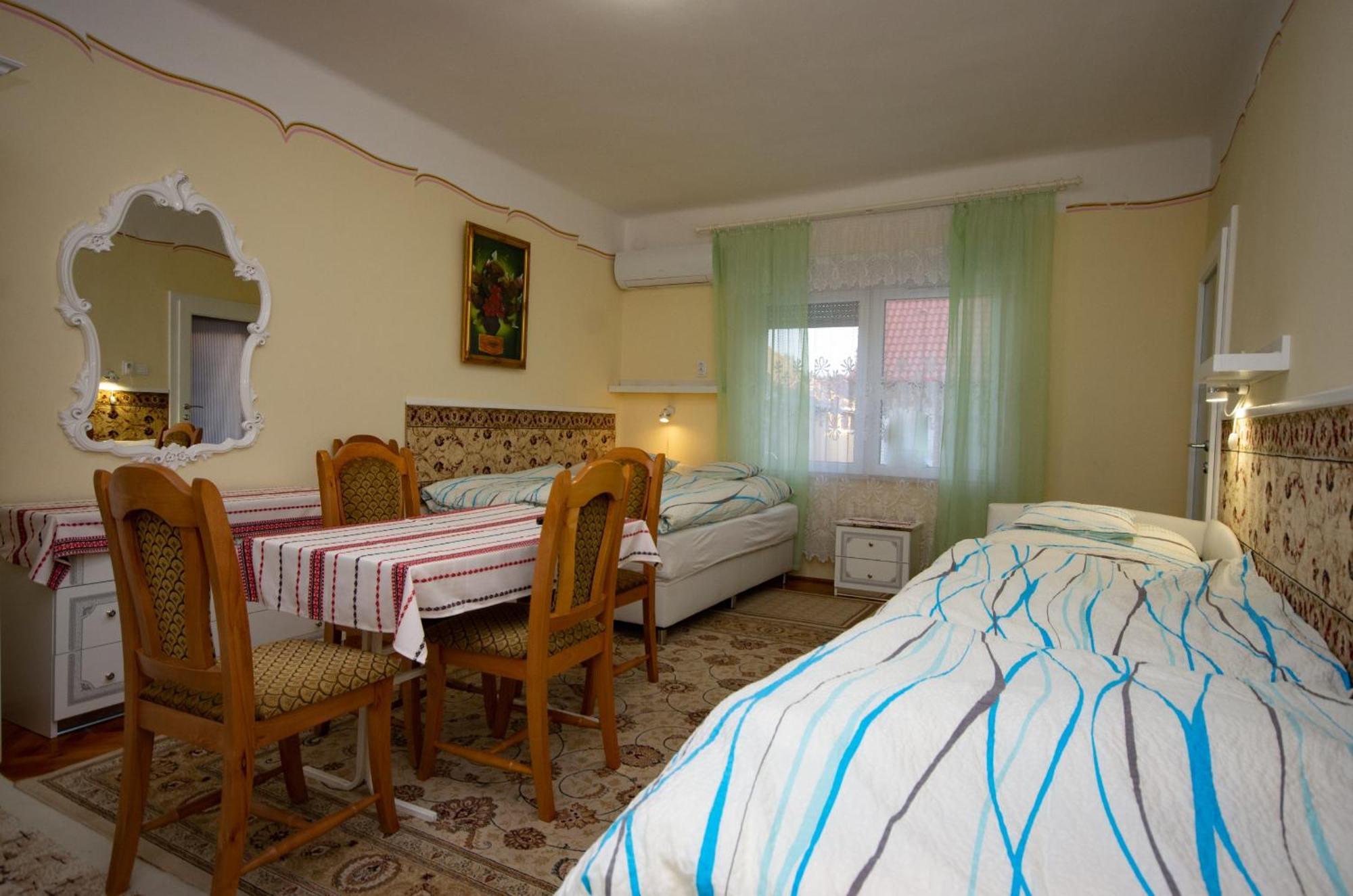 Amalia Apartman Дьюла Экстерьер фото