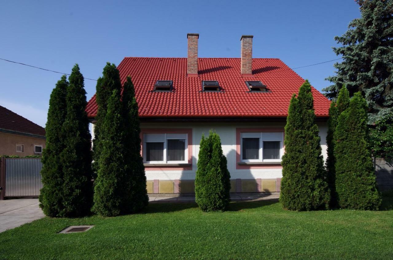 Amalia Apartman Дьюла Экстерьер фото