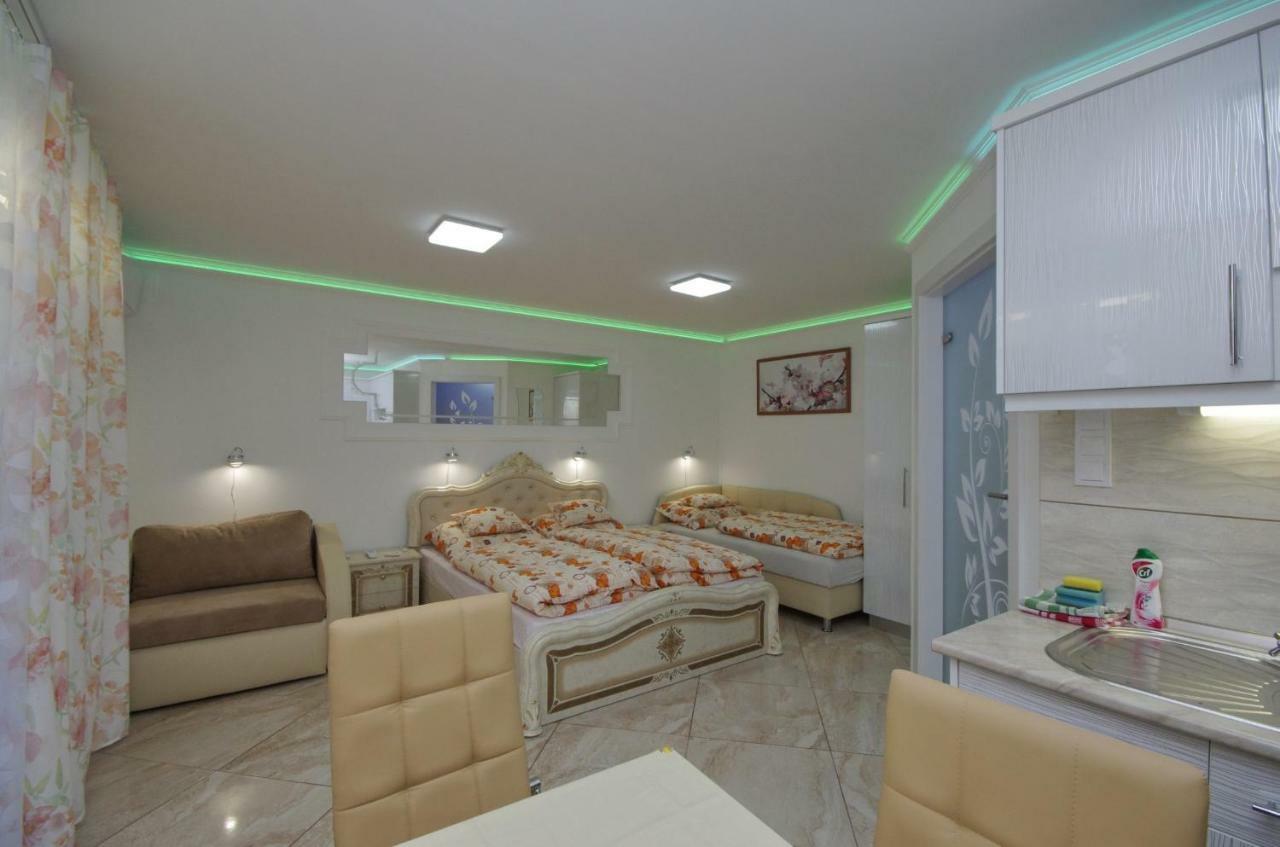 Amalia Apartman Дьюла Экстерьер фото